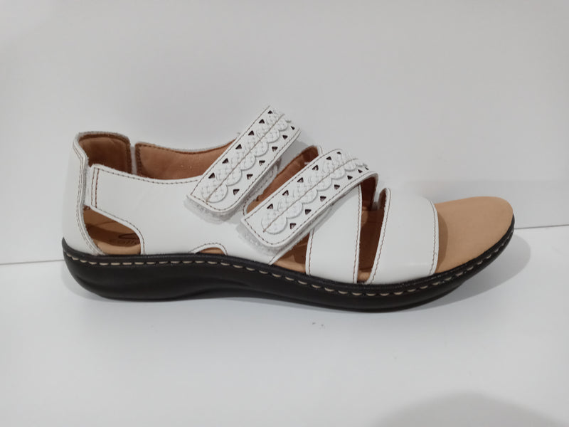 Clarks Laurieann Holly Flat Sandal White Leather Size 7 Pair Of Shoes