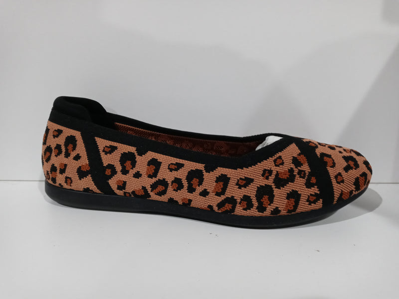 Clarks Women's Carly Wish Ballet Flat Dark Olive Animal Print Knit Size 9 Wide Pair Of Shoes