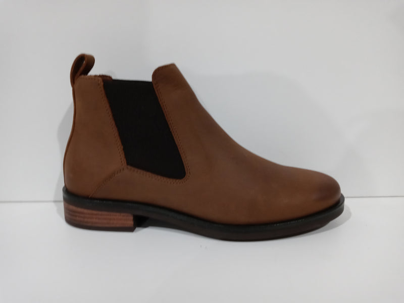 Clarks Women's Memi Top Chelsea Boot Dark Tan Leather Size 7.5 Pair Of Shoes