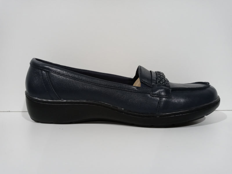 Clarks Women's Cora Viola Loafer Navy Leather Size 10 Wide Pair Of Shoes