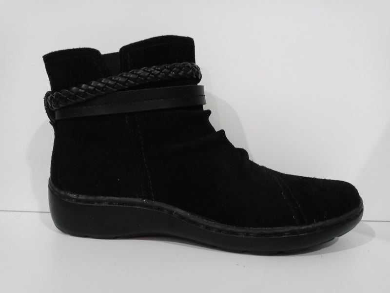 Clarks Women's Cora Braid Boot Ankle Black Suede Size 6.5 Wide Pair Of Shoes
