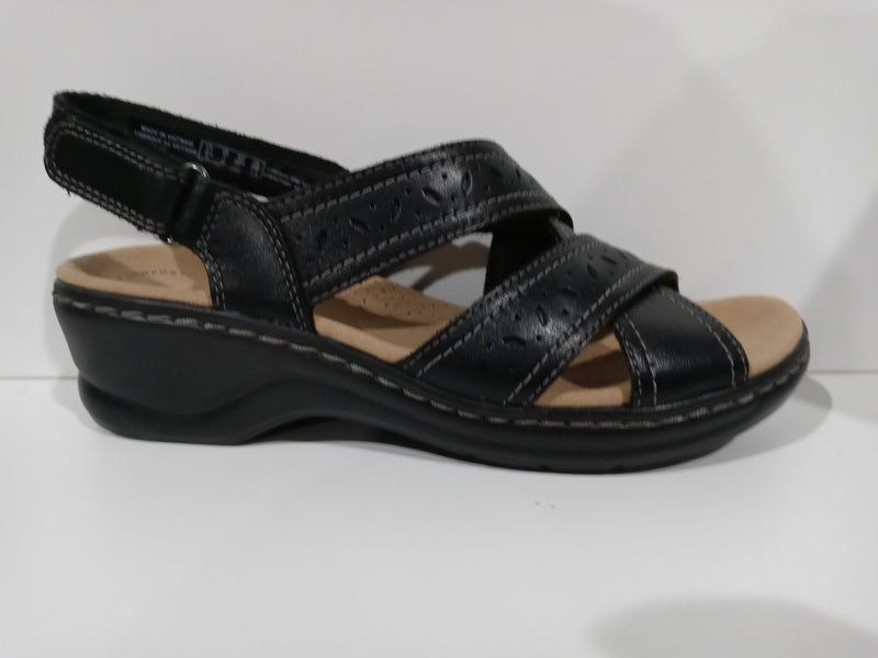 Clarks Women's Lexi Pearl Flat Sandal Black Leather Size 8 Pair Of Shoes