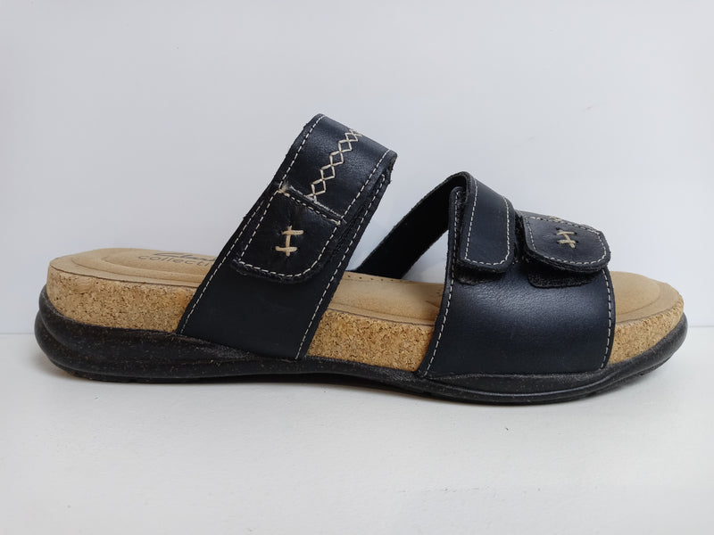 Clarks Roseville Bay Flat Sandal Black Leather Size 9.5 Pair Of Shoes