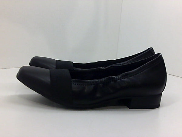 Clarks Womens Closed Toe None Heels Size 8.5 Pair of Shoes